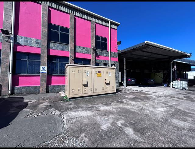 7,618M² WAREHOUSE FOR SALE IN MOBENI